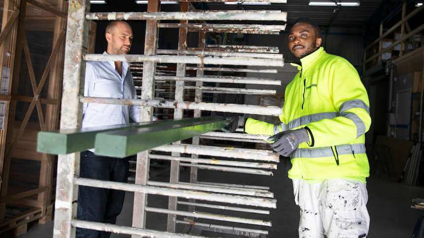 Nyanlända målare löser personalbristen